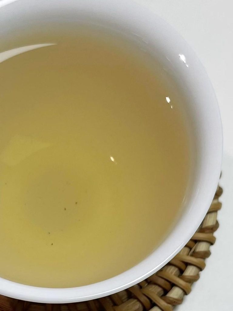 喝了十几罐鸭屎香，我最终锁定了库洛茶的蓝罐和橙罐