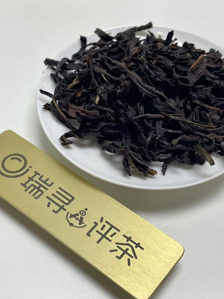 喝了十几罐鸭屎香，我最终锁定了库洛茶的蓝罐和橙罐